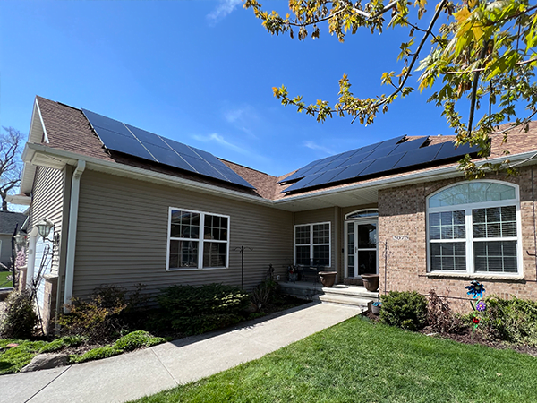 Unlock the best solar options for homeowners from Iowa City to Cedar Rapids. True Solar offers expert solutions and an instant solar estimator to streamline your switch to solar energy.